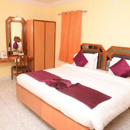 Hotel Vijaya Residency Anakāpalle Kültér fotó