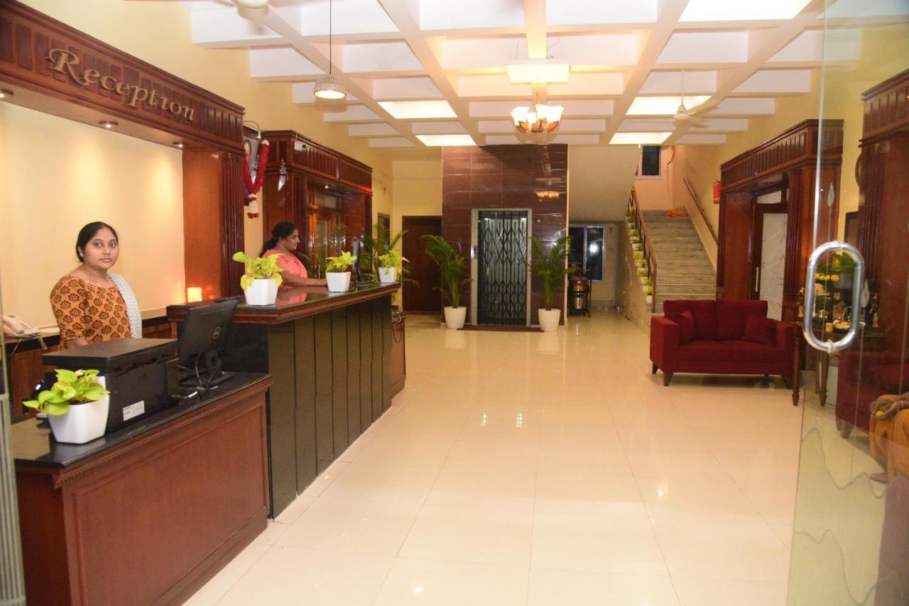 Hotel Vijaya Residency Anakāpalle Kültér fotó