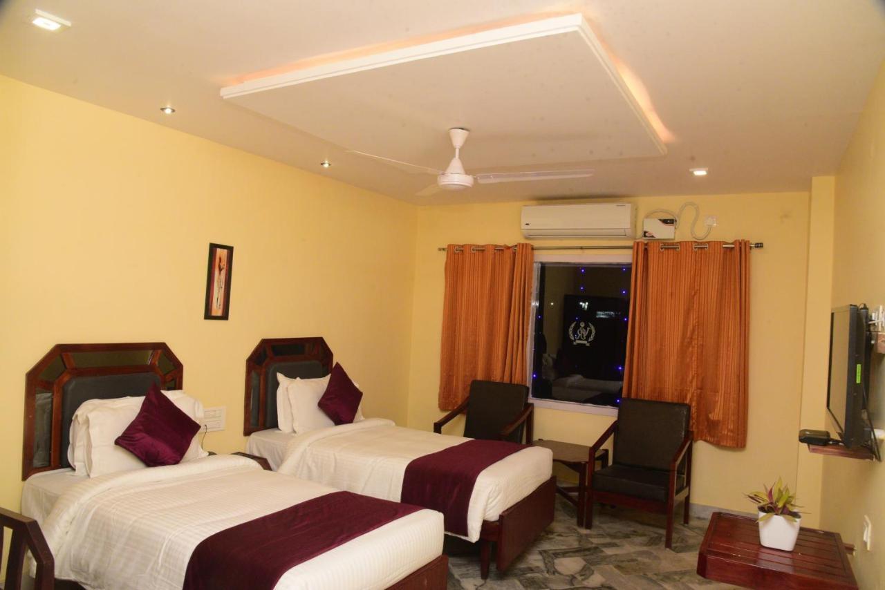 Hotel Vijaya Residency Anakāpalle Kültér fotó