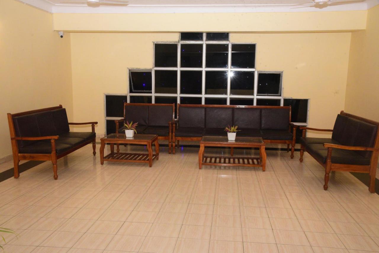 Hotel Vijaya Residency Anakāpalle Kültér fotó